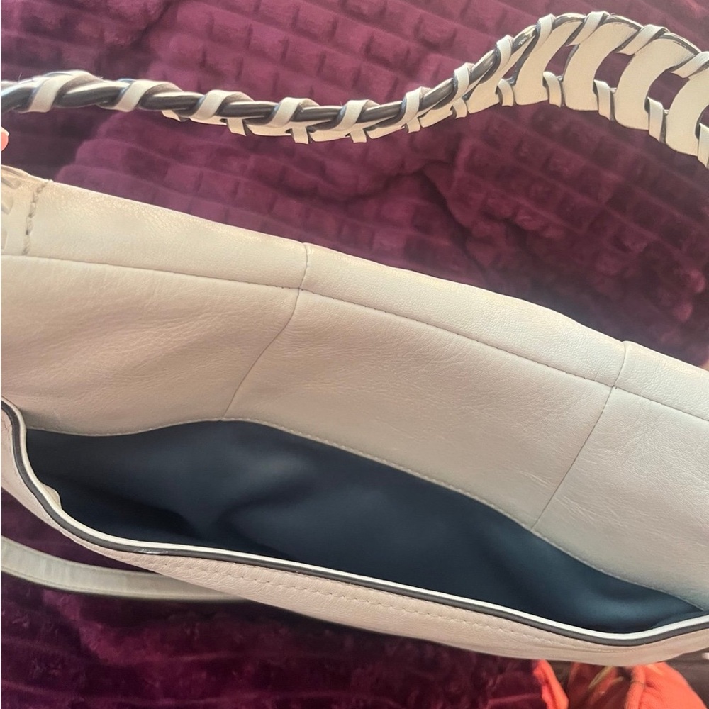 Like new Coach cream leather crossbody bag - Picture 3 of 5